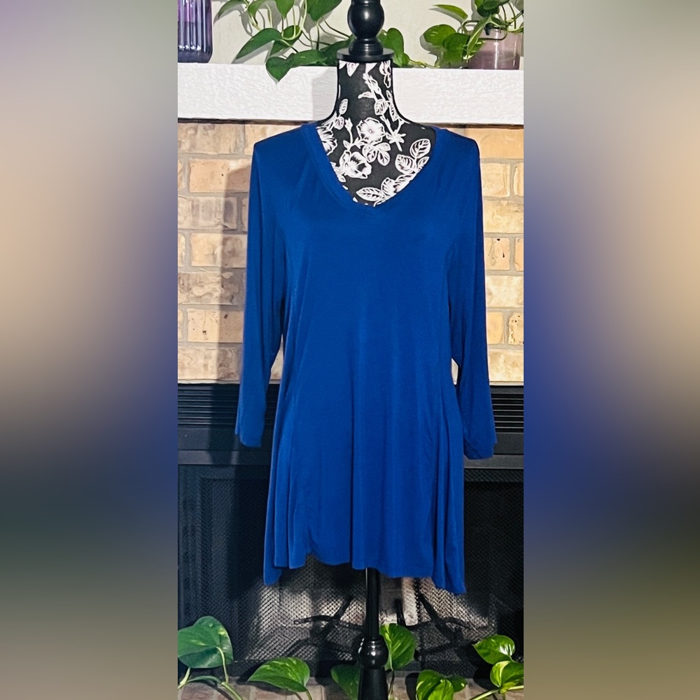 Avenue 3/4 sleeves Royal blue size L NWOT - Picture 1 of 9